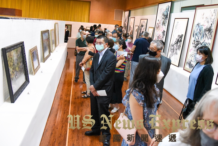 Exhibition of Water Lily Paintings in Dialogue Unveiled in Los Angeles