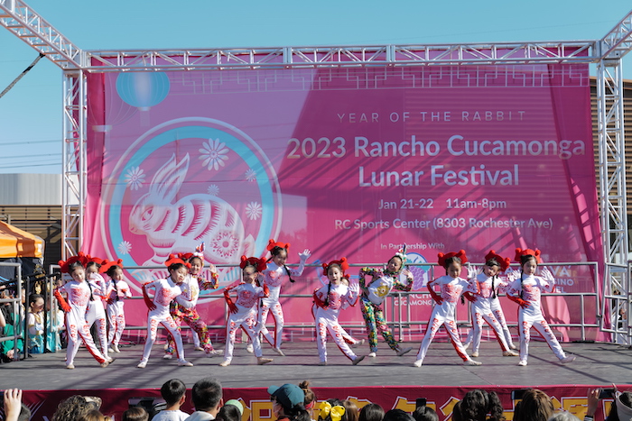首屆Rancho Cucamonga 農曆新年遊園會    美國唐藝舞坊表演大放光彩