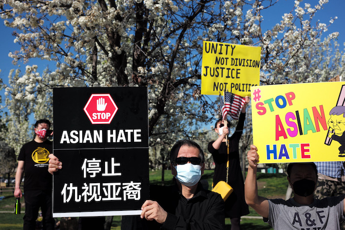 仇恨的陰影：對亞裔美國人和太平洋島民經驗的更深入理解